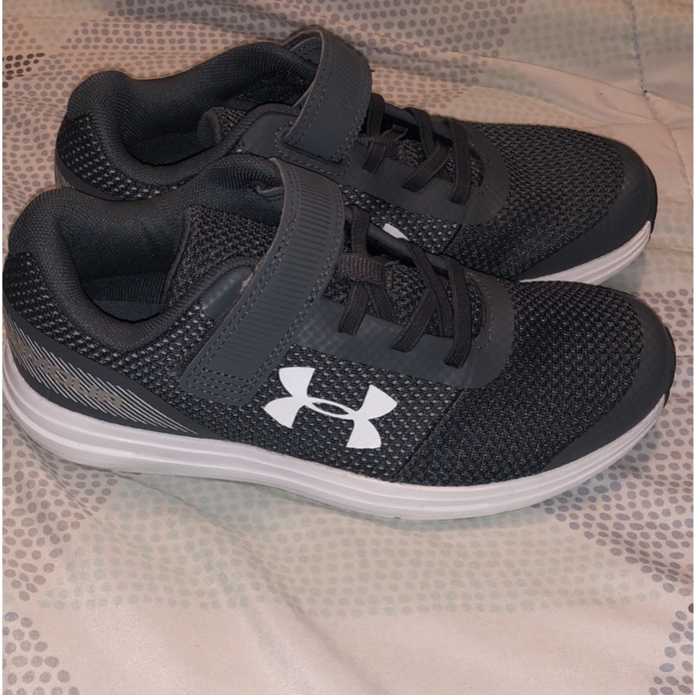 😎UNDER ARMOUR😎